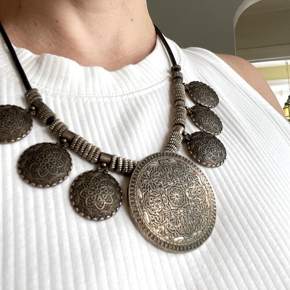 Coin/medallion necklace - Picture 3 of 6